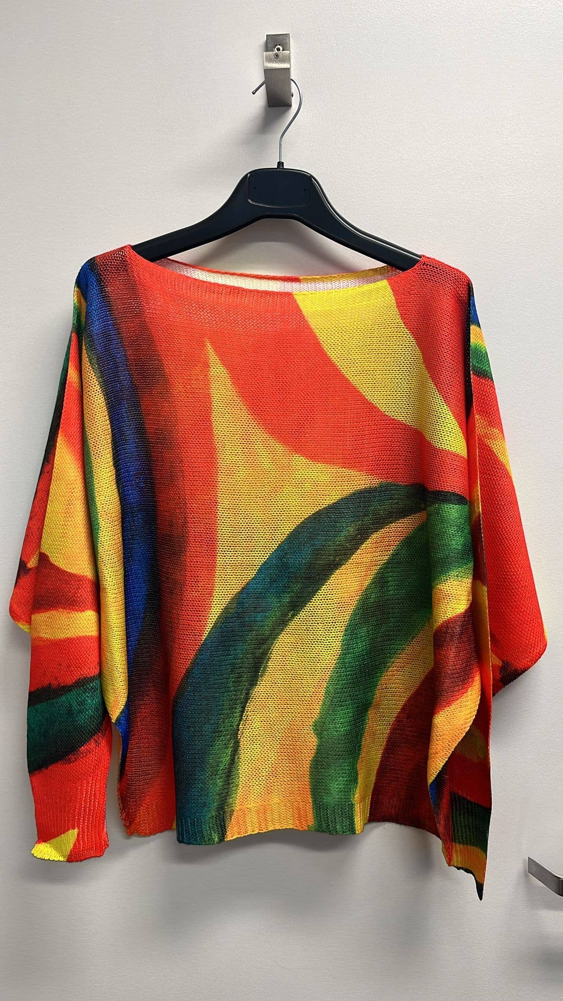 Wavy Style Round Neck, Knit Printed, Italian Top