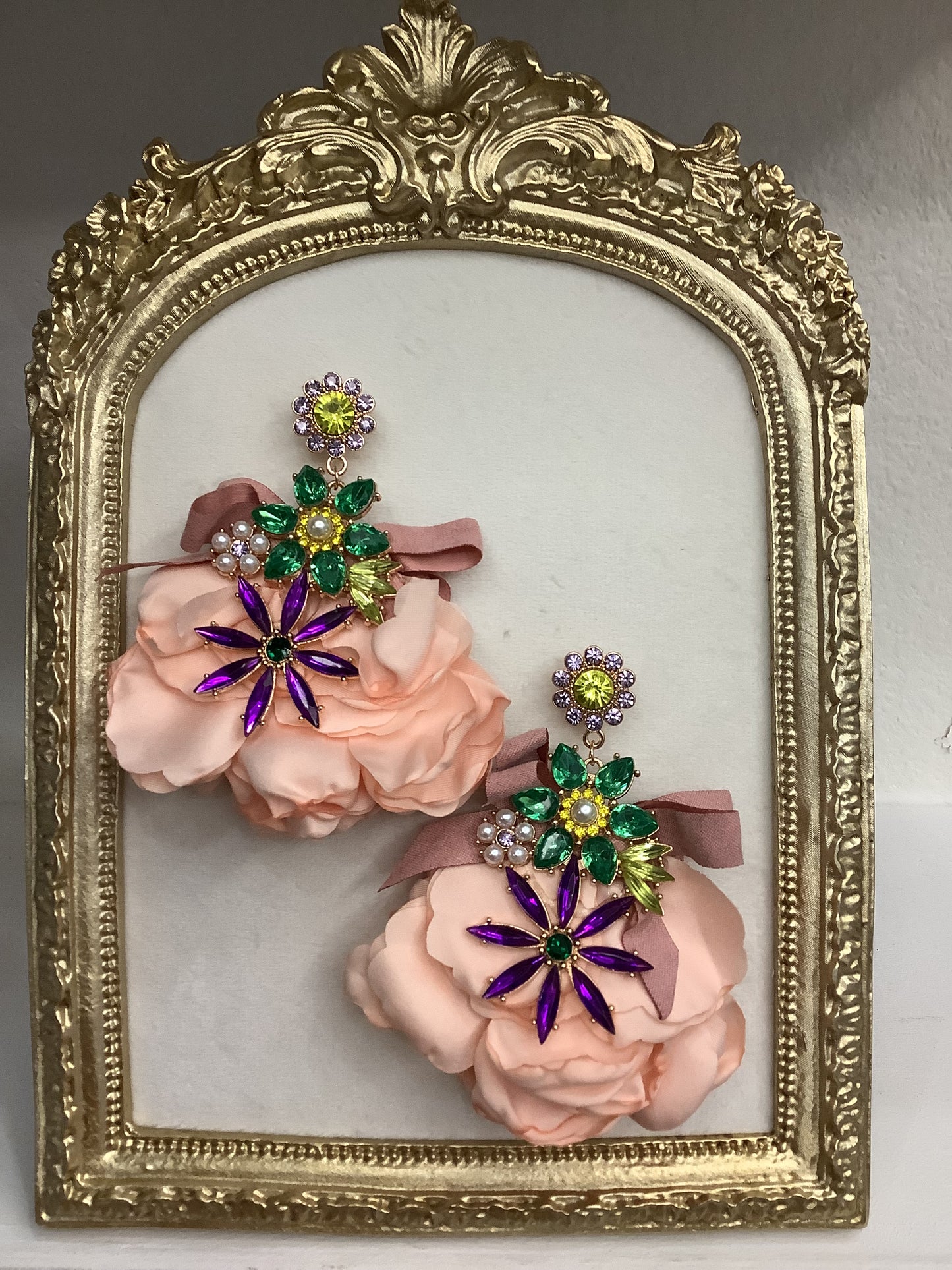 Mystic Flower with Gems Earrings PASTEL PEACH