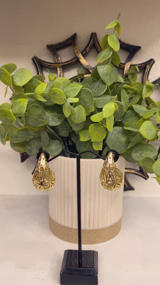 Gold laminated Droplet Earrings (14K)